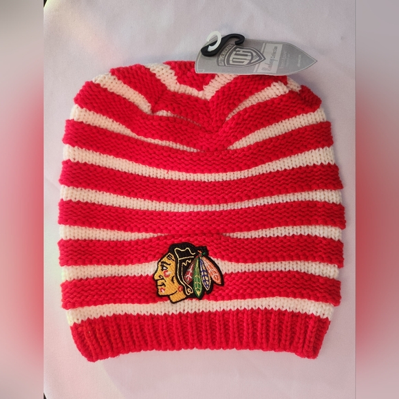 NHL Accessories - Chicago Blackhawks Hockey Knit Beanie Hat - New W/ Tag - Womens Red & White NHL